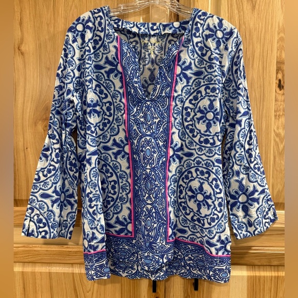 Lilly Pulitzer Cotton Vibrant Blue, White and Pink Patterned Women's Top Coastal - Picture 1 of 9